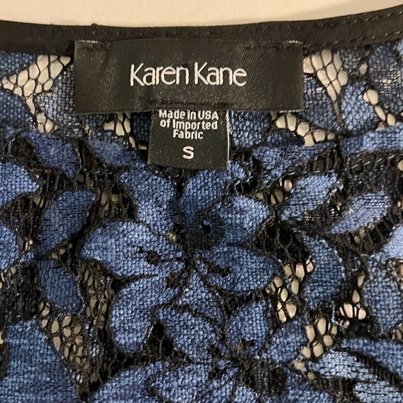 Karen Kane Bell Sleeve Lace Top Size Small Women’s in Blue - Picture 6 of 10